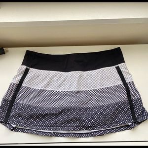 Lululemon size 8 reg skirt